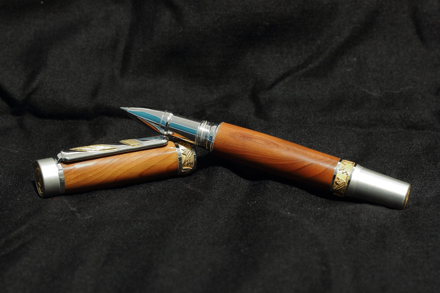Hand Crafted Yew Wood Celebration Pen - 3