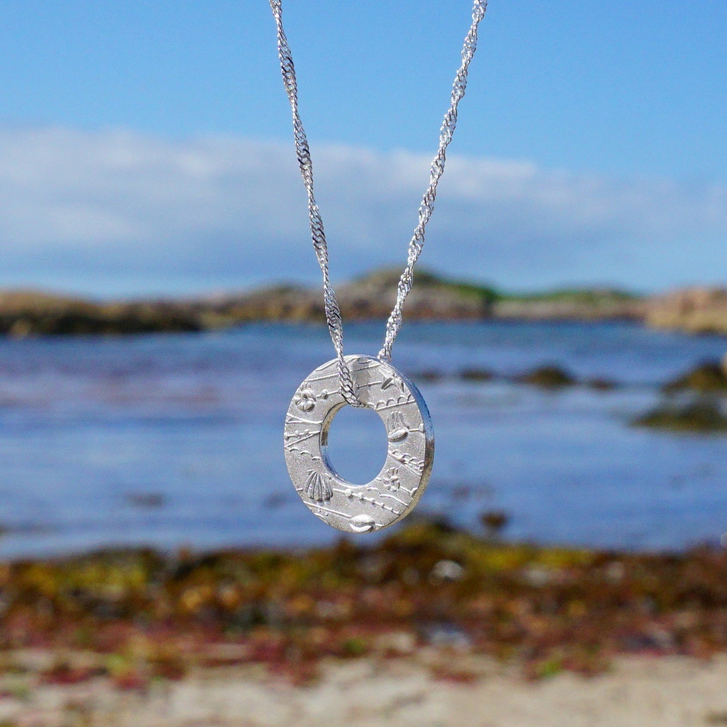 65538f7a329f1a3a70a34bd9_pendant-5_1751466020312.jpg