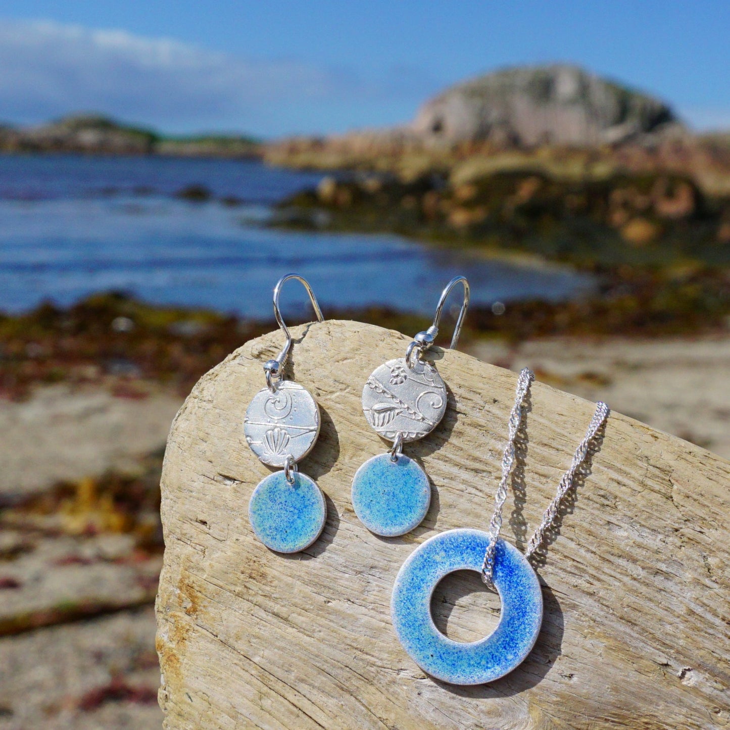 65538f7a329f1a3a70a34bd9_pendant-earrings_1751467244909.jpg