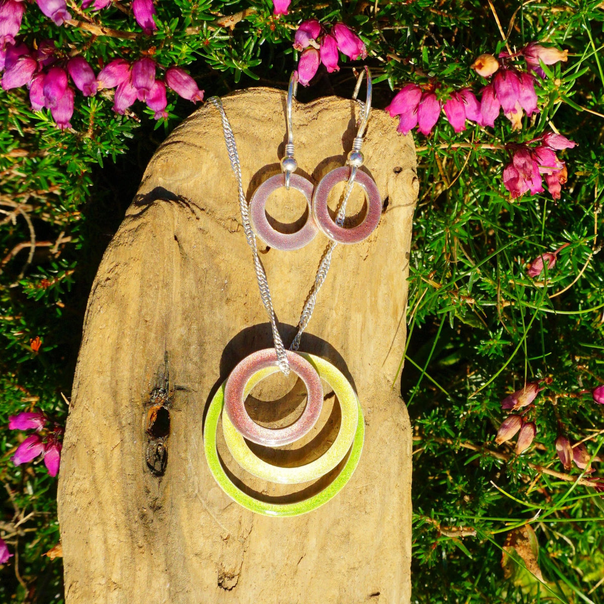 65538f7a329f1a3a70a34bd9_pendant-pink-earrings_1793026418627.jpg