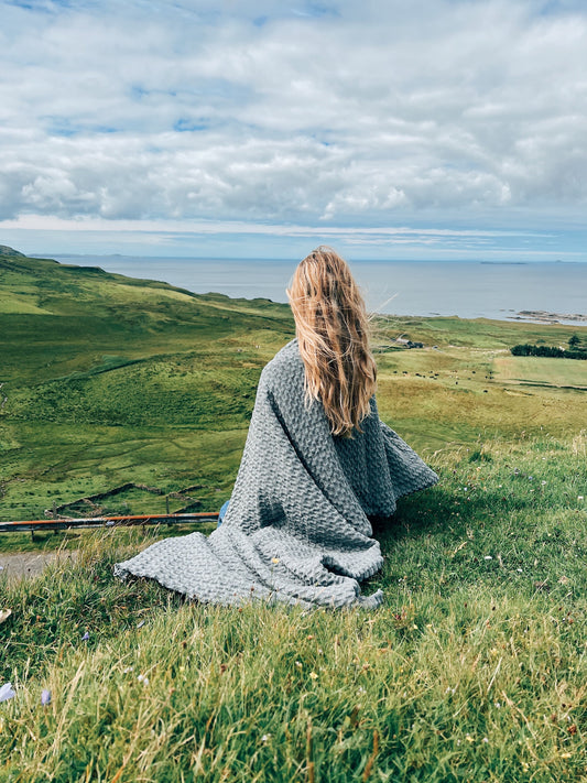 Feàrna Shawl Grey