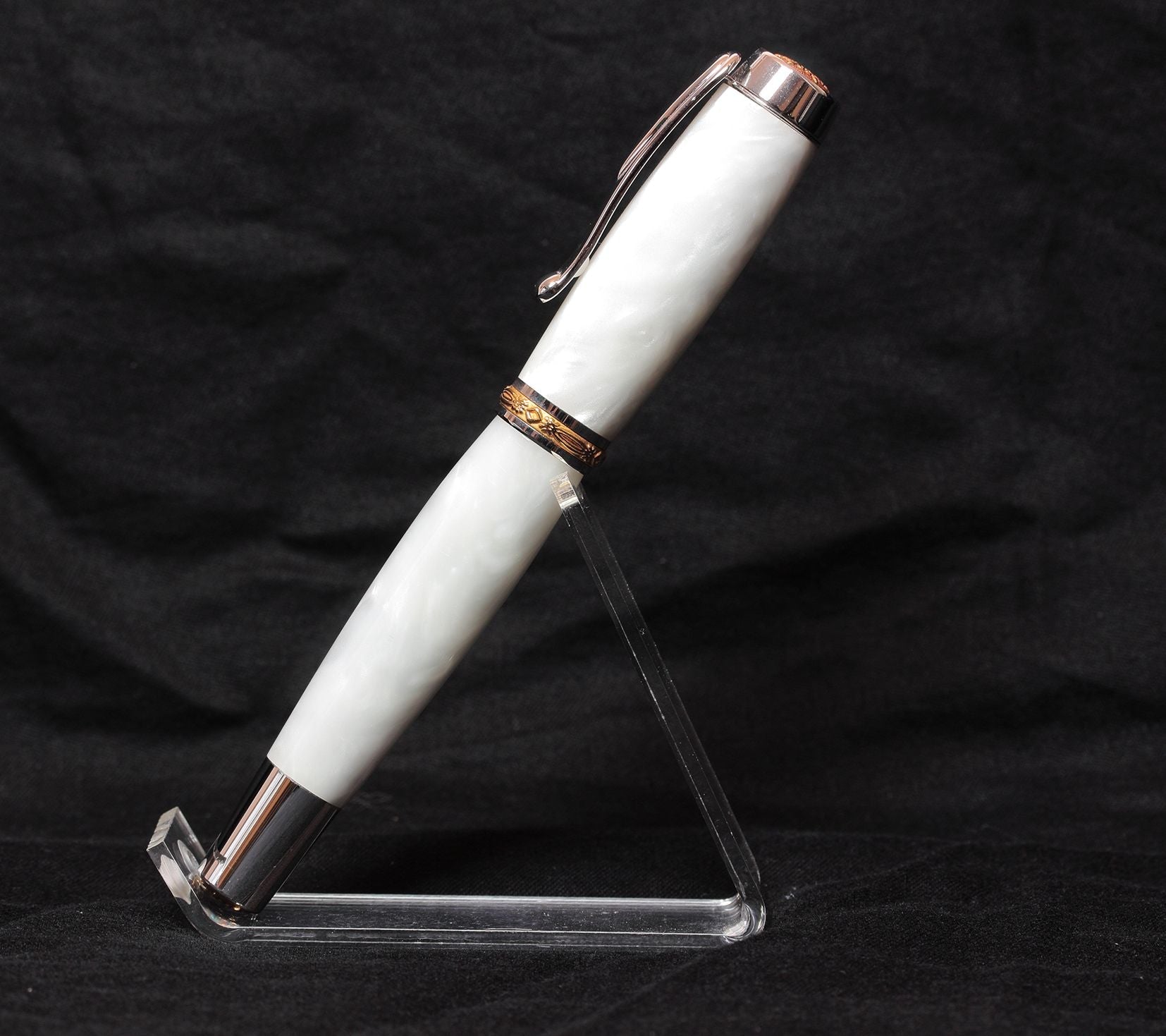 Hand Crafted Hebridean Acrylic Pen – White Swirl - 1